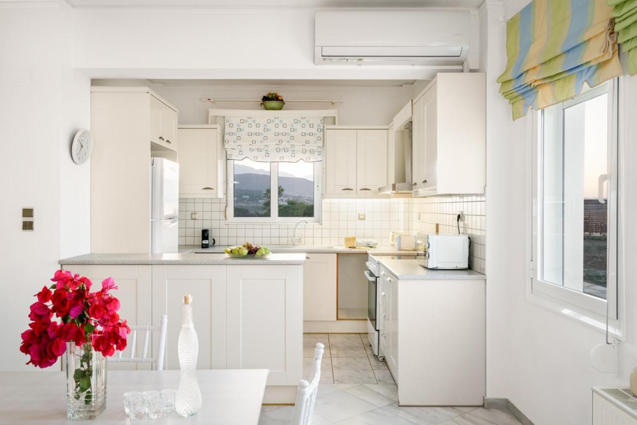 Family Big Apartment Next To The Sea 2-5 People Atsipopoulo エクステリア 写真